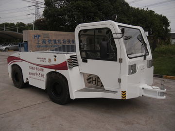 China De duurzame Tractor HFDQY6160, Sleepboot 160 KN van het Vliegtuigenslepen van het Vliegtuigenslepen trekt Bartrekkracht leverancier